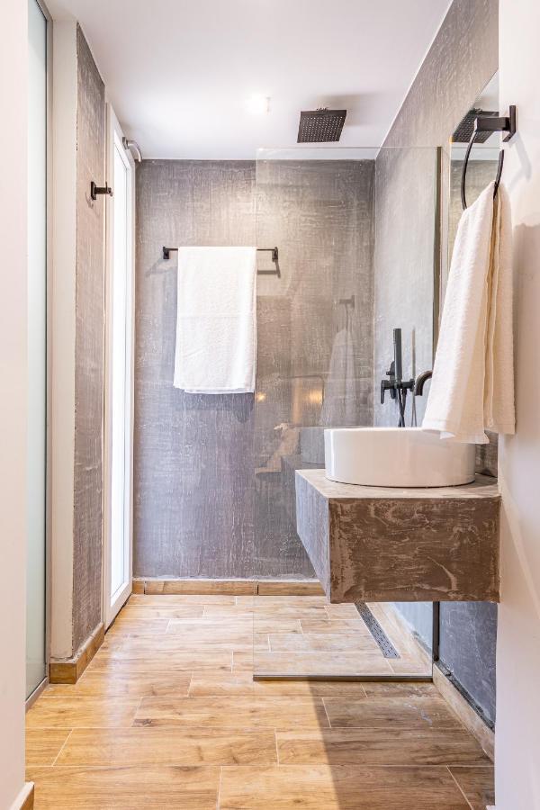 Queen'S Gem Luxury Villa - Heated Jacuzzi & Pool 헐소니소스 외부 사진