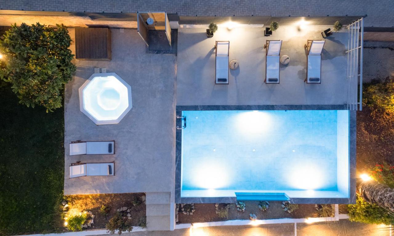 Queen'S Gem Luxury Villa - Heated Jacuzzi & Pool 헐소니소스 외부 사진