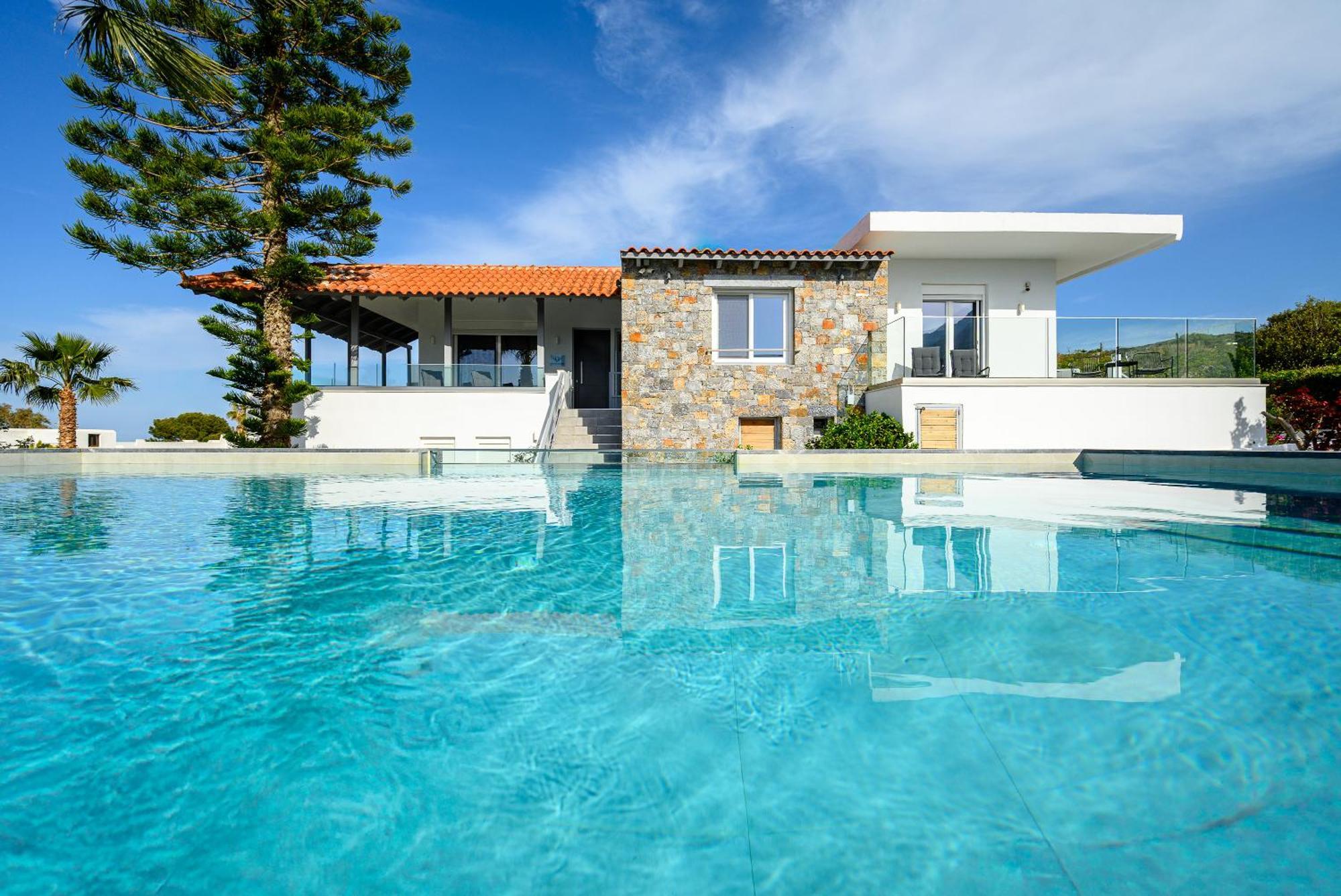 Queen'S Gem Luxury Villa - Heated Jacuzzi & Pool 헐소니소스 외부 사진