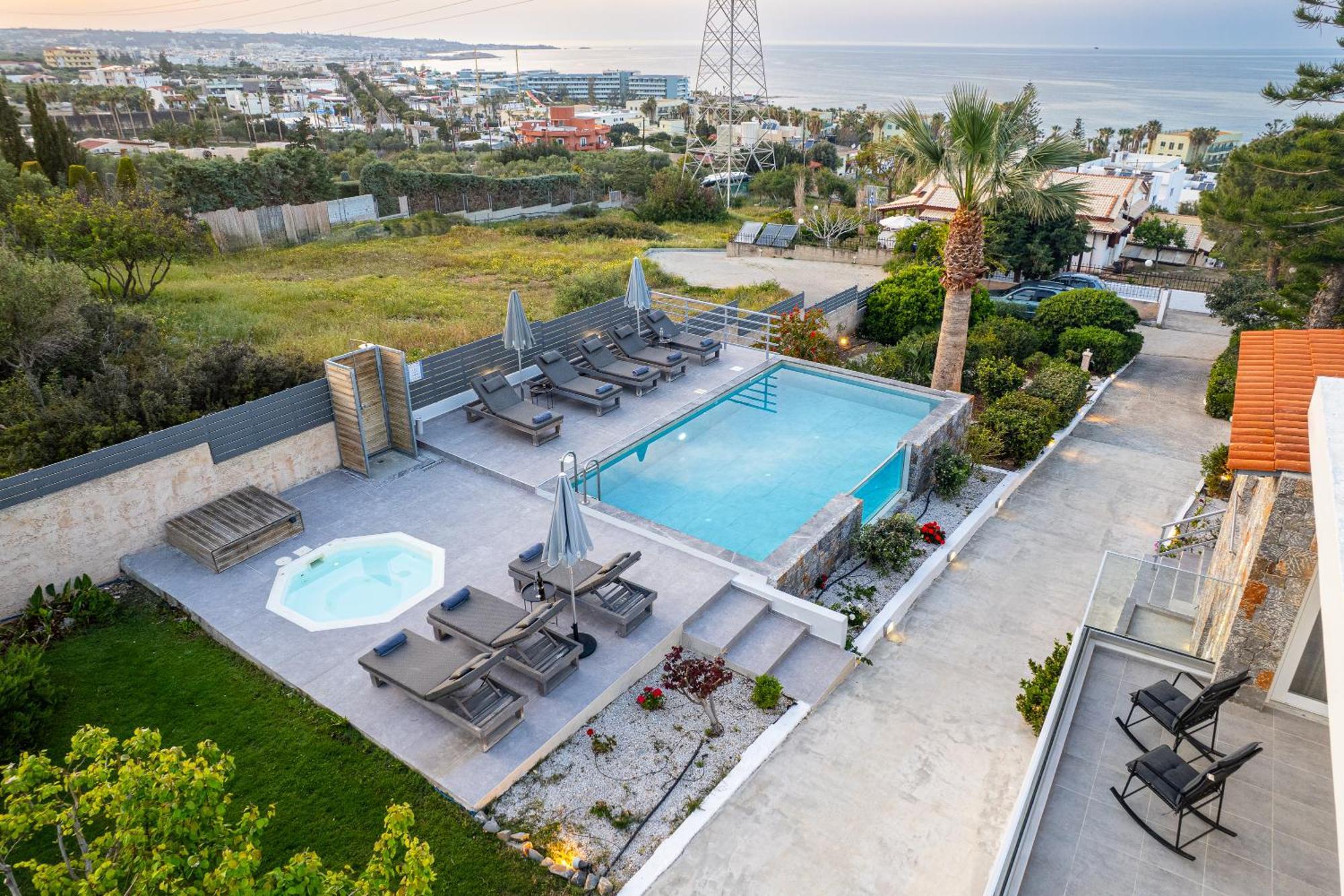 Queen'S Gem Luxury Villa - Heated Jacuzzi & Pool 헐소니소스 외부 사진